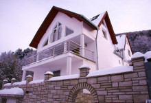 exterier-white-hose-6